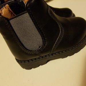 Chelsea Warm-lined boots in faux leather